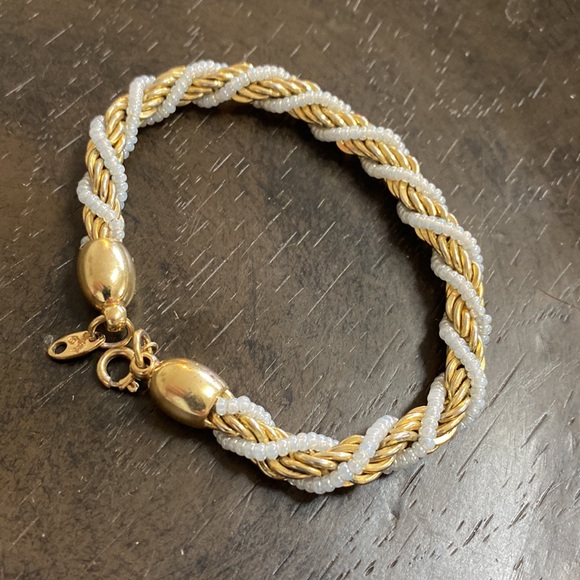 Trifari Jewelry - Trifari Faux Pearl and Gold Tone Chain Bracelet